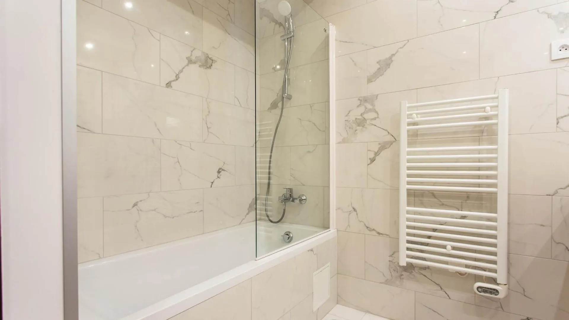 פריז Stunning Apartment - 3Br-10P - Bastille-Voltaire